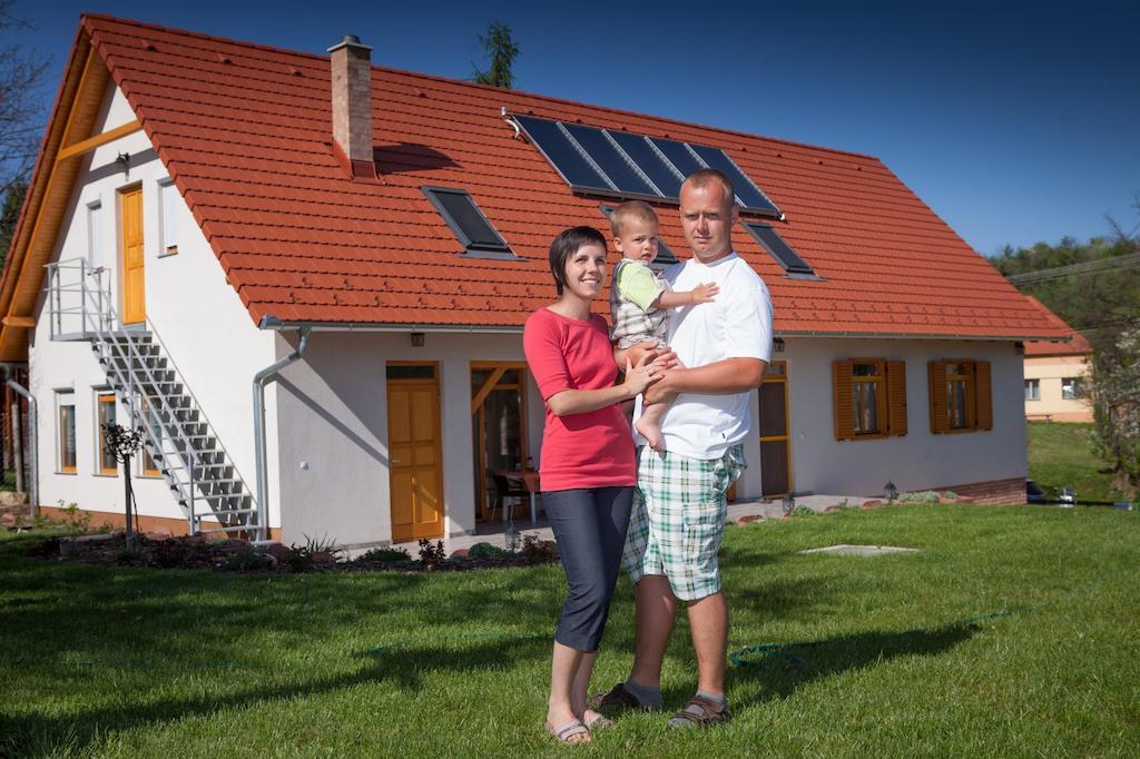 Rozmaring Vendeghaz Hotell Zengővárkony Eksteriør bilde